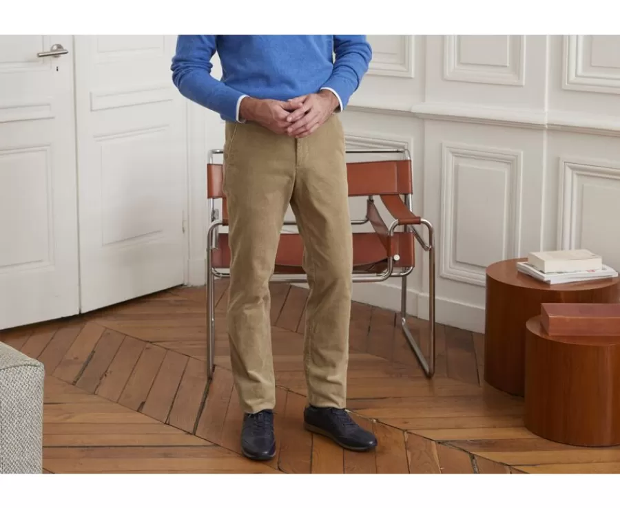 Shop Pantalón chino de pana Aceituna Claro para hombre Norman Pantalones Ajustados
