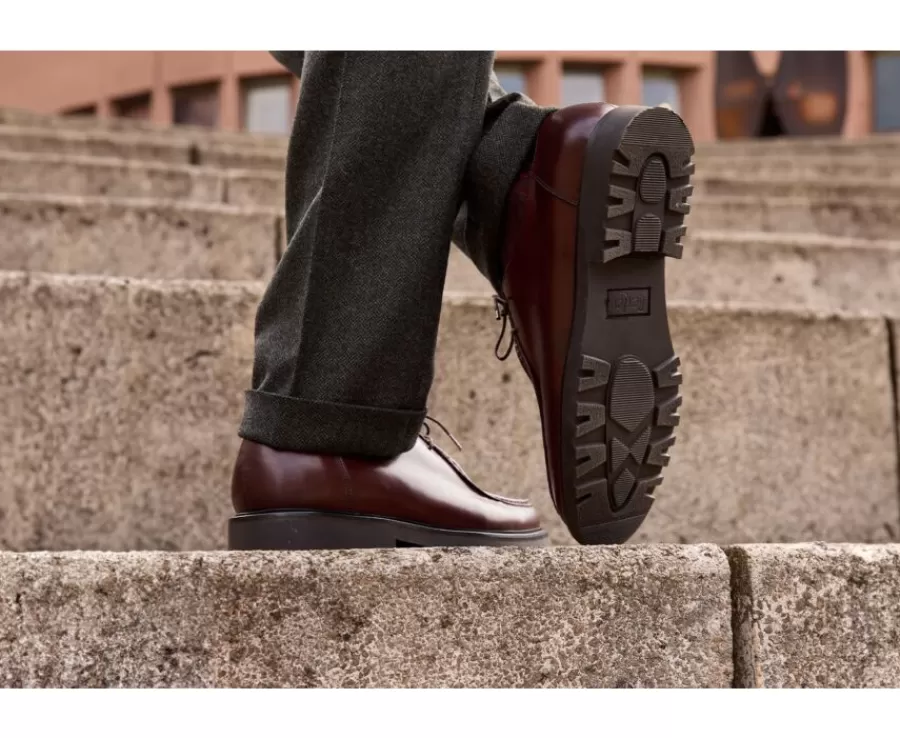 Shop Zapatos derby Chocolate Patinado para hombre con suela de goma Colney Ii Gomme Zapatos Derby Y Bluchers